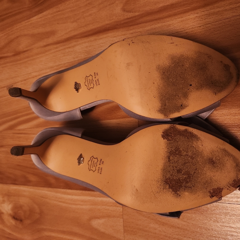 Peep- toe pumps - Picture 3 of 3